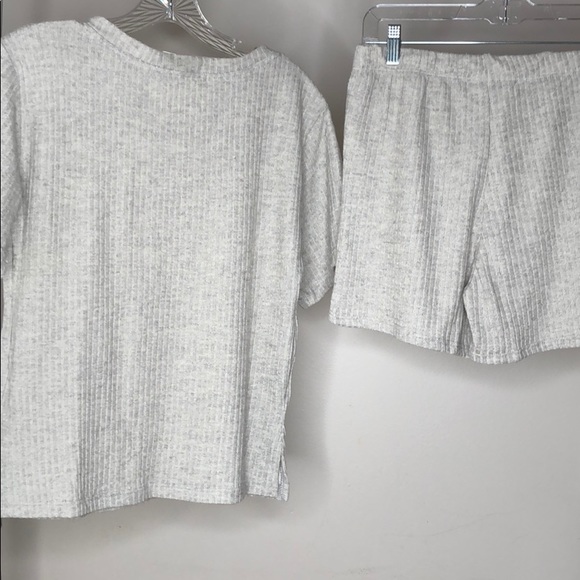 LIGHT GRAY TOP & SHORT SET - Picture 12 of 13